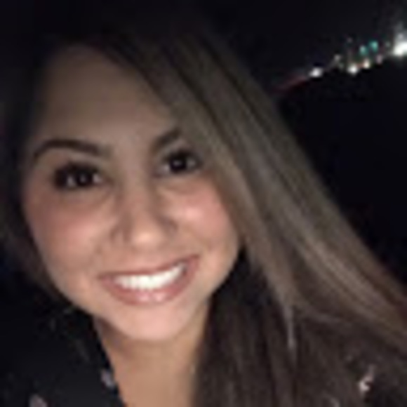 Meet your Posher, Lauren - Picture 1 of 1